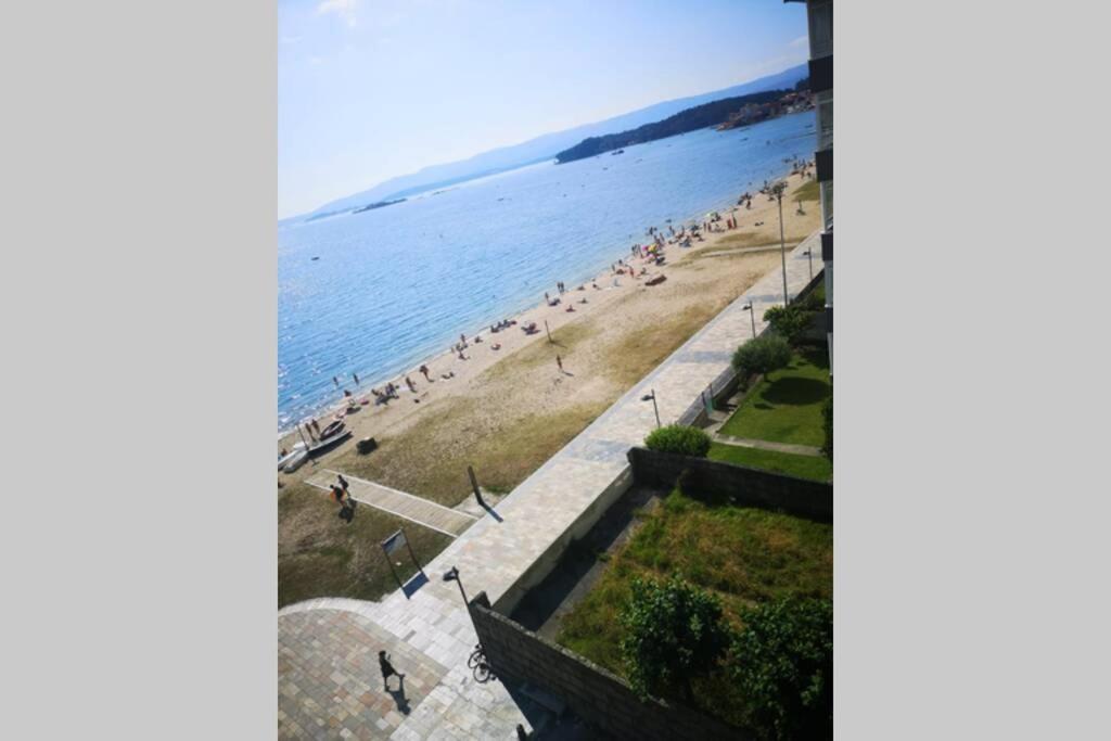 Precioso Apartamento En Primera Linea De Playa Vilagarcia de Arousa Buitenkant foto