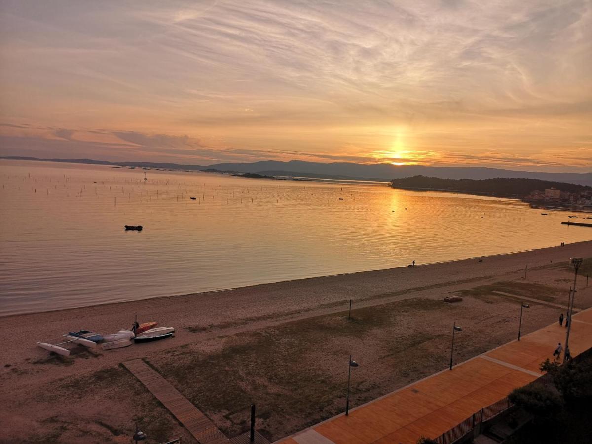 Precioso Apartamento En Primera Linea De Playa Vilagarcia de Arousa Buitenkant foto
